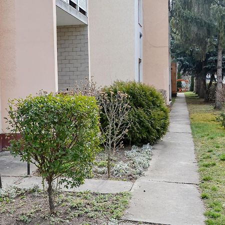 Krisztina Apartman 81 Hajdúszoboszló Buitenkant foto