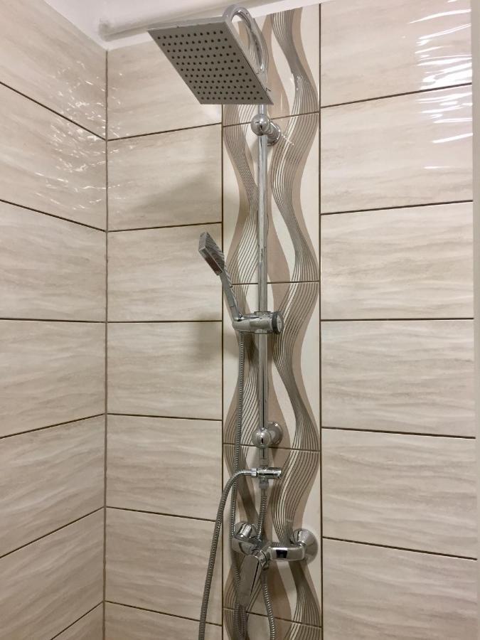 Krisztina Apartman 81 Hajdúszoboszló Buitenkant foto