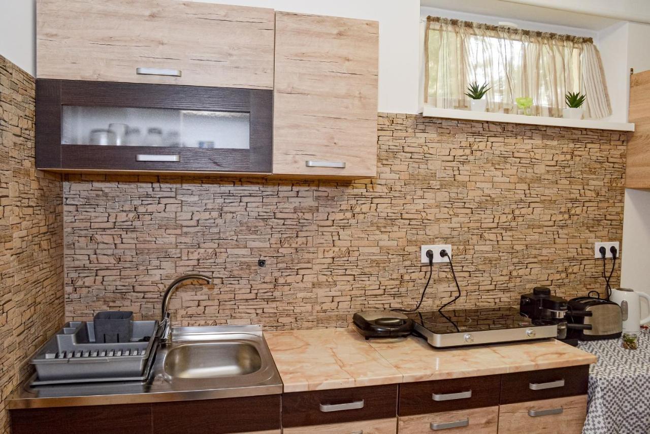 Krisztina Apartman 81 Hajdúszoboszló Buitenkant foto