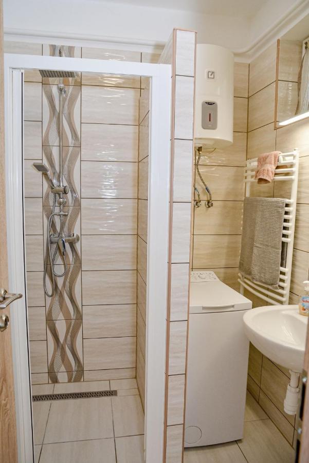 Krisztina Apartman 81 Hajdúszoboszló Buitenkant foto